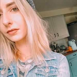 Meet your Posher, Olivia